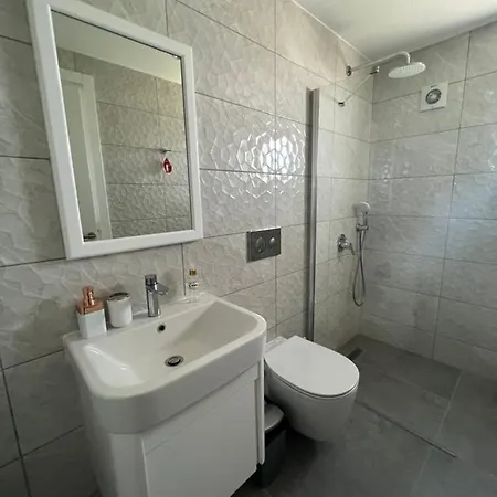 Hermes Penthouse Sea Sky & Mountains