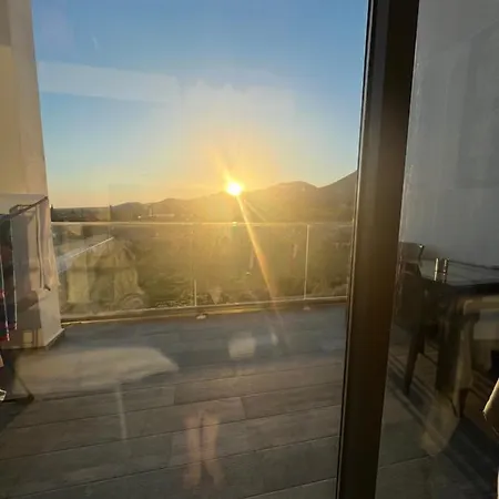 Hermes Penthouse Sea Sky & Mountains Apartment *