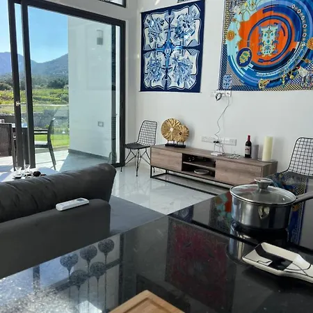 Hermes Penthouse Sea Sky & Mountains