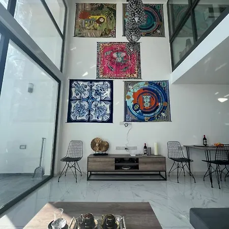 Hermes Penthouse Sea Sky & Mountains