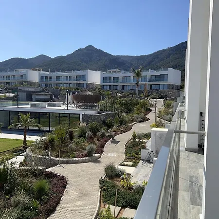 Hermes Penthouse Sea Sky & Mountains Apartmán Akanthou