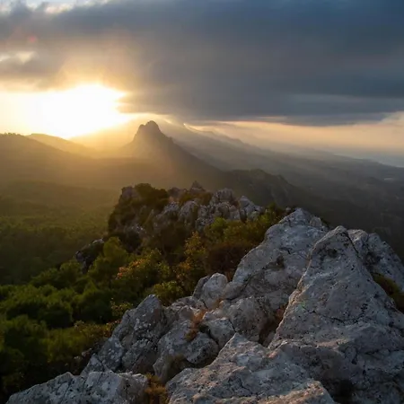 Hermes Penthouse Sea Sky & Mountains
