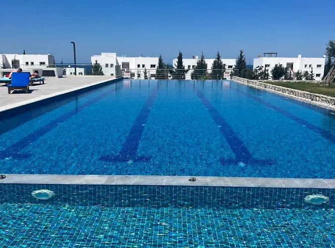 Hermes Penthouse Sea Sky & Mountains Apartmán Akanthou