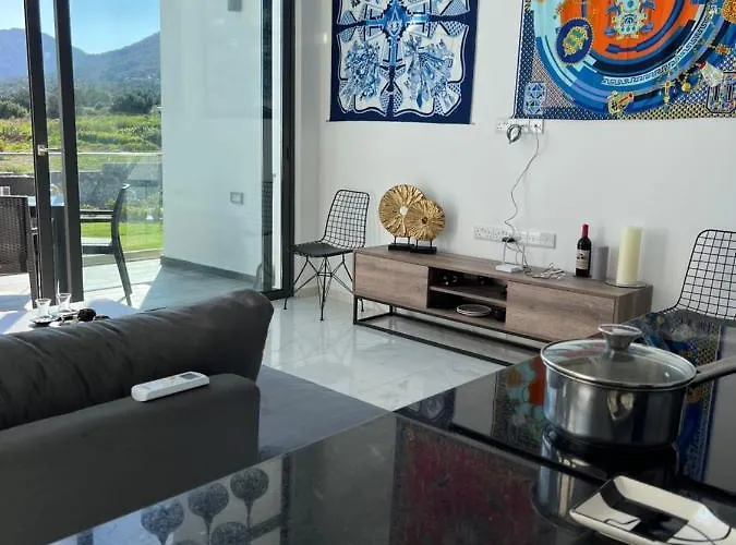 Hermes Penthouse Sea Sky & Mountains