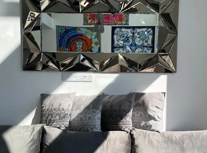 Hermes Penthouse Sea Sky & Mountains