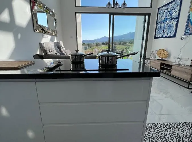 Hermes Penthouse Sea Sky & Mountains *