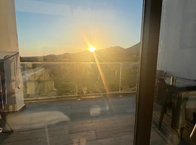 Hermes Penthouse Sea Sky & Mountains アパート *