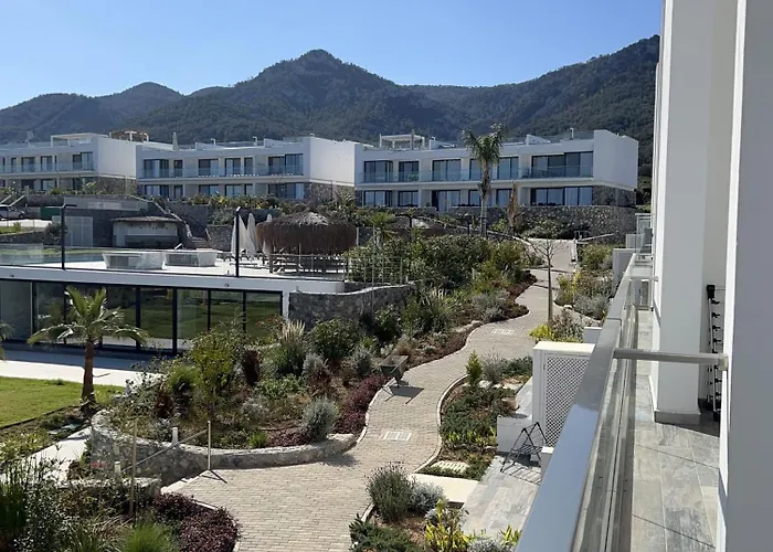 Hermes Penthouse Sea Sky & Mountains Apartmán Akanthou